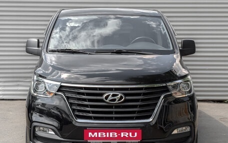 Hyundai H-1 II рестайлинг, 2019 год, 3 255 000 рублей, 2 фотография