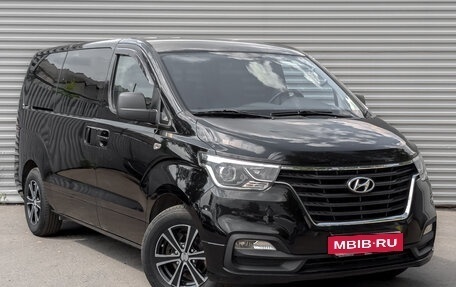 Hyundai H-1 II рестайлинг, 2019 год, 3 255 000 рублей, 3 фотография