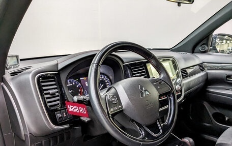 Mitsubishi Outlander III рестайлинг 3, 2021 год, 3 135 000 рублей, 16 фотография