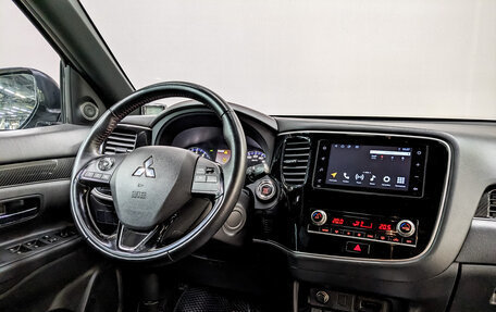 Mitsubishi Outlander III рестайлинг 3, 2021 год, 3 135 000 рублей, 29 фотография