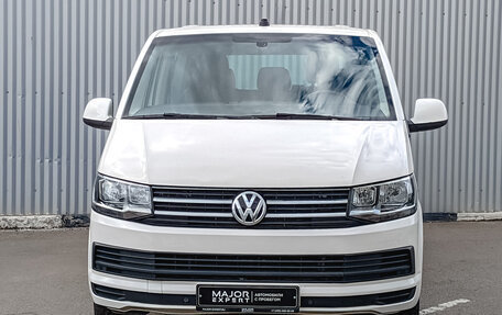 Volkswagen Caravelle T6 рестайлинг, 2019 год, 3 145 000 рублей, 2 фотография