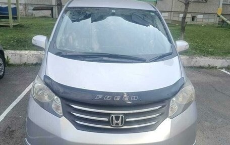 Honda Freed I, 2009 год, 1 050 000 рублей, 2 фотография