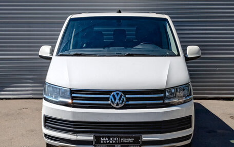 Volkswagen Caravelle T6 рестайлинг, 2019 год, 2 750 000 рублей, 2 фотография