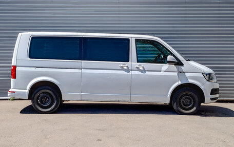 Volkswagen Caravelle T6 рестайлинг, 2019 год, 2 750 000 рублей, 4 фотография