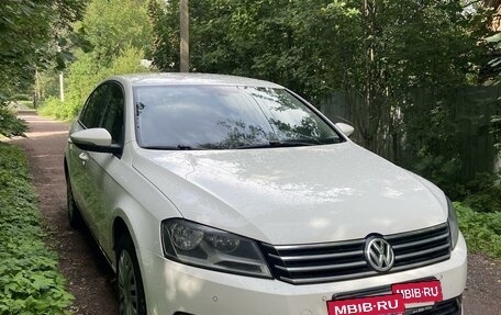 Volkswagen Passat B7, 2012 год, 890 000 рублей, 3 фотография