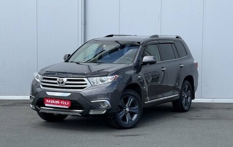 Toyota Highlander III, 2011 год, 2 135 000 рублей, 1 фотография