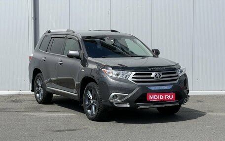 Toyota Highlander III, 2011 год, 2 135 000 рублей, 3 фотография