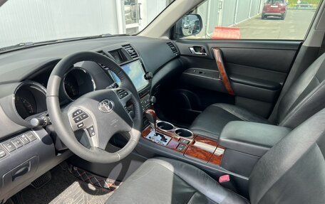 Toyota Highlander III, 2011 год, 2 135 000 рублей, 17 фотография