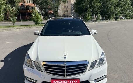 Mercedes-Benz E-Класс, 2012 год, 2 950 000 рублей, 1 фотография