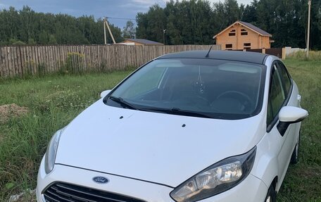 Ford Fiesta, 2015 год, 935 000 рублей, 2 фотография