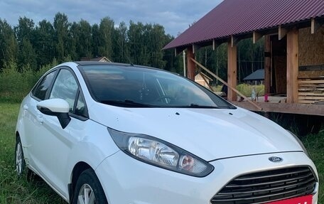 Ford Fiesta, 2015 год, 935 000 рублей, 5 фотография