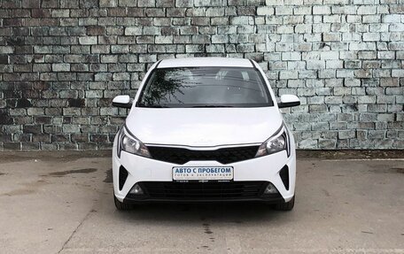 KIA Rio IV, 2021 год, 1 639 000 рублей, 2 фотография