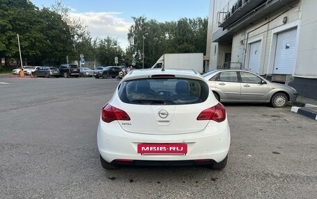 Opel Astra J, 2011 год, 800 000 рублей, 3 фотография