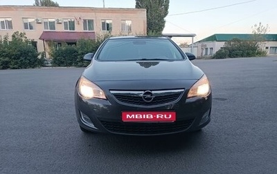 Opel Astra J, 2011 год, 700 000 рублей, 1 фотография