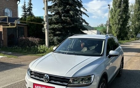 Volkswagen Tiguan II, 2018 год, 2 980 000 рублей, 1 фотография