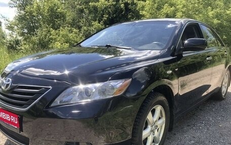 Toyota Camry, 2008 год, 910 000 рублей, 2 фотография