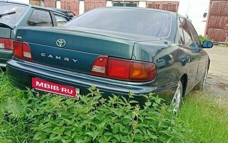 Toyota Camry, 1997 год, 300 000 рублей, 4 фотография