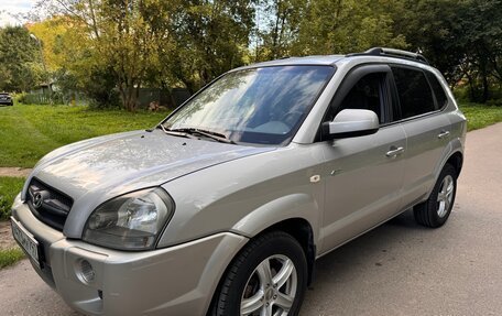 Hyundai Tucson III, 2005 год, 675 000 рублей, 2 фотография