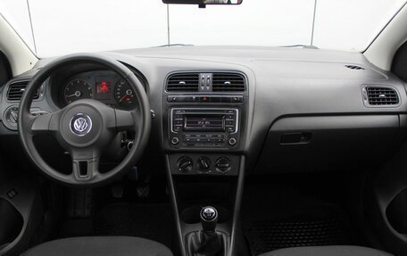 Volkswagen Polo VI (EU Market), 2013 год, 700 000 рублей, 11 фотография