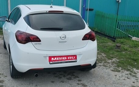 Opel Astra J, 2011 год, 760 000 рублей, 2 фотография