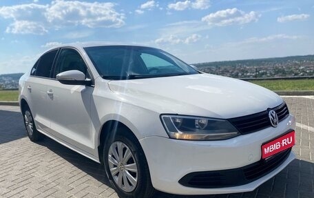 Volkswagen Jetta VI, 2013 год, 950 000 рублей, 1 фотография