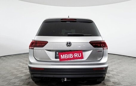 Volkswagen Tiguan II, 2018 год, 3 230 800 рублей, 6 фотография