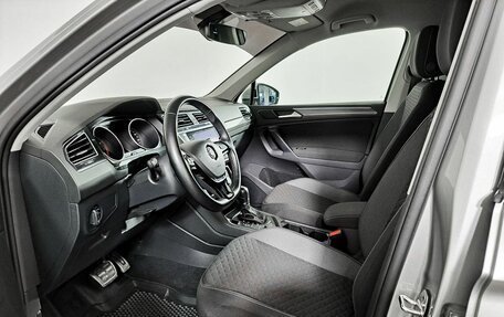 Volkswagen Tiguan II, 2018 год, 3 230 800 рублей, 16 фотография