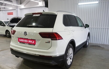 Volkswagen Tiguan II, 2017 год, 2 290 000 рублей, 3 фотография