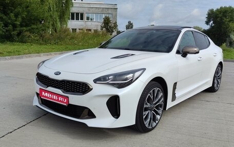 KIA Stinger I, 2018 год, 2 500 000 рублей, 1 фотография