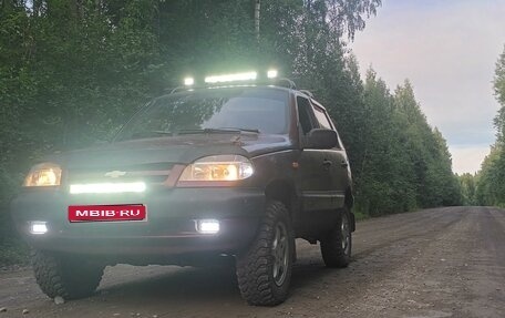 Chevrolet Niva I рестайлинг, 2005 год, 300 000 рублей, 1 фотография