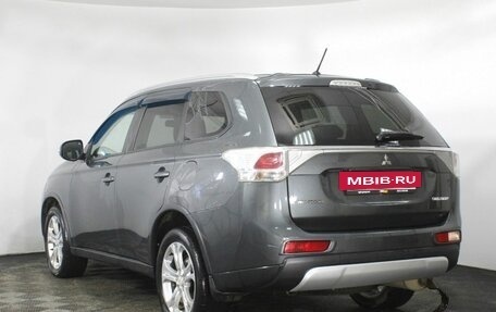 Mitsubishi Outlander III рестайлинг 3, 2014 год, 7 фотография