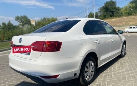 Volkswagen Jetta VI, 2013 год, 950 000 рублей, 4 фотография