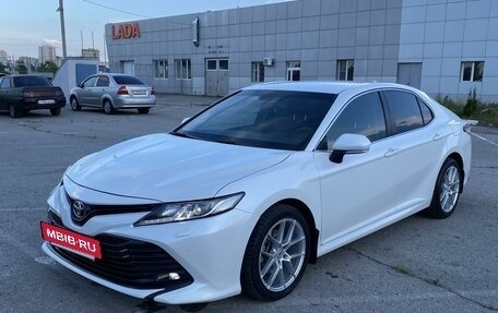 Toyota Camry, 2018 год, 2 фотография