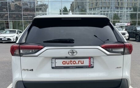 Toyota RAV4, 2019 год, 4 200 000 рублей, 8 фотография