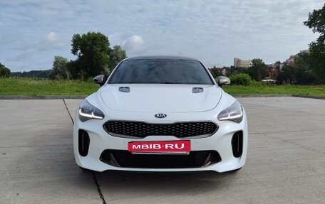 KIA Stinger I, 2018 год, 2 500 000 рублей, 3 фотография