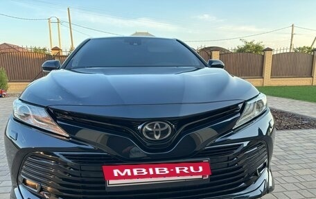 Toyota Camry, 2018 год, 2 950 000 рублей, 4 фотография