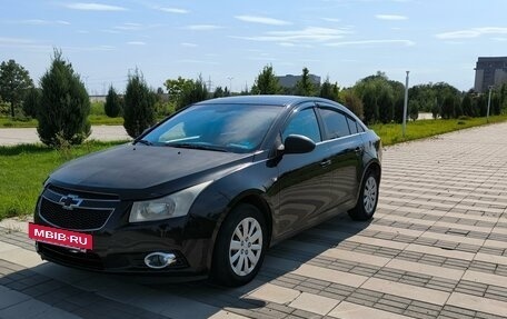 Chevrolet Cruze II, 2009 год, 565 000 рублей, 3 фотография