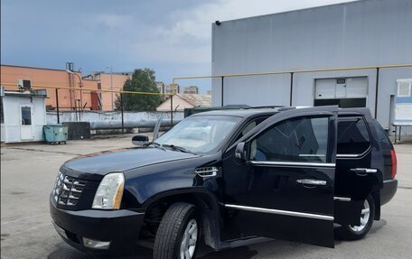 Cadillac Escalade III, 2008 год, 1 777 000 рублей, 2 фотография