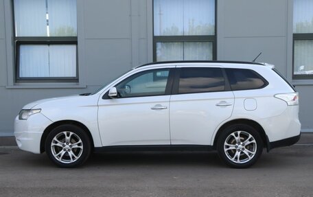 Mitsubishi Outlander III рестайлинг 3, 2013 год, 1 670 000 рублей, 8 фотография