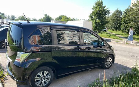 Honda Freed I, 2011 год, 1 350 000 рублей, 3 фотография