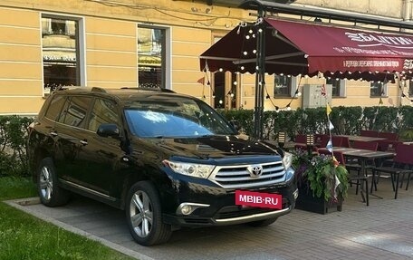 Toyota Highlander III, 2010 год, 2 080 000 рублей, 3 фотография