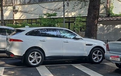 Jaguar F-Pace, 2016 год, 2 440 000 рублей, 1 фотография