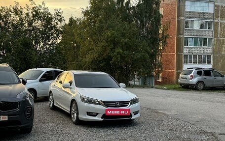 Honda Accord IX рестайлинг, 2013 год, 1 900 000 рублей, 3 фотография