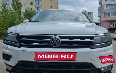 Volkswagen Tiguan II, 2018 год, 1 850 000 рублей, 1 фотография