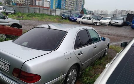 Mercedes-Benz E-Класс, 1995 год, 240 000 рублей, 3 фотография