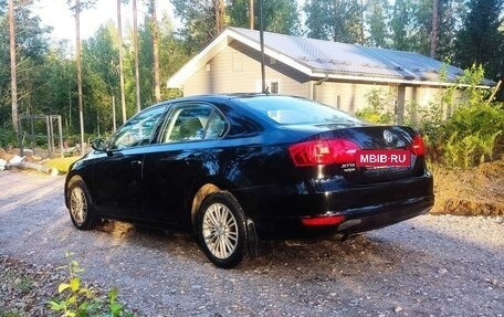 Volkswagen Jetta VI, 2013 год, 920 000 рублей, 2 фотография