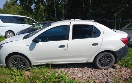 Renault Logan II, 2015 год, 400 000 рублей, 4 фотография