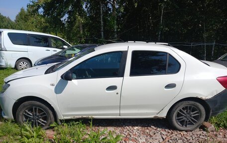 Renault Logan II, 2015 год, 400 000 рублей, 3 фотография