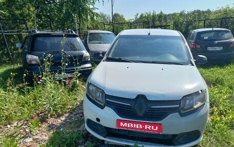 Renault Logan II, 2015 год, 400 000 рублей, 2 фотография