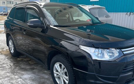 Mitsubishi Outlander III рестайлинг 3, 2013 год, 2 100 000 рублей, 1 фотография